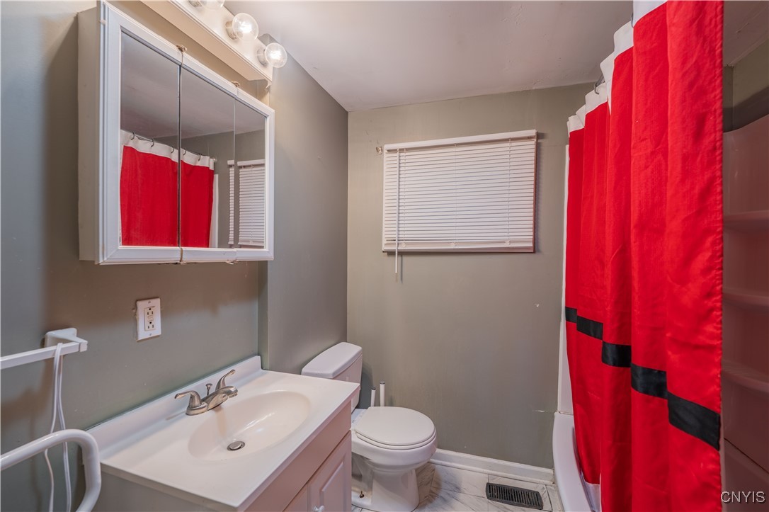 424 Rugby Road Utica, NY 13502 - Photo 31 of 39 Gallery Image 31