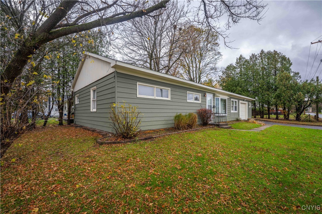 424 Rugby Road Utica, NY 13502 - Photo 8 of 39 Gallery Image 8