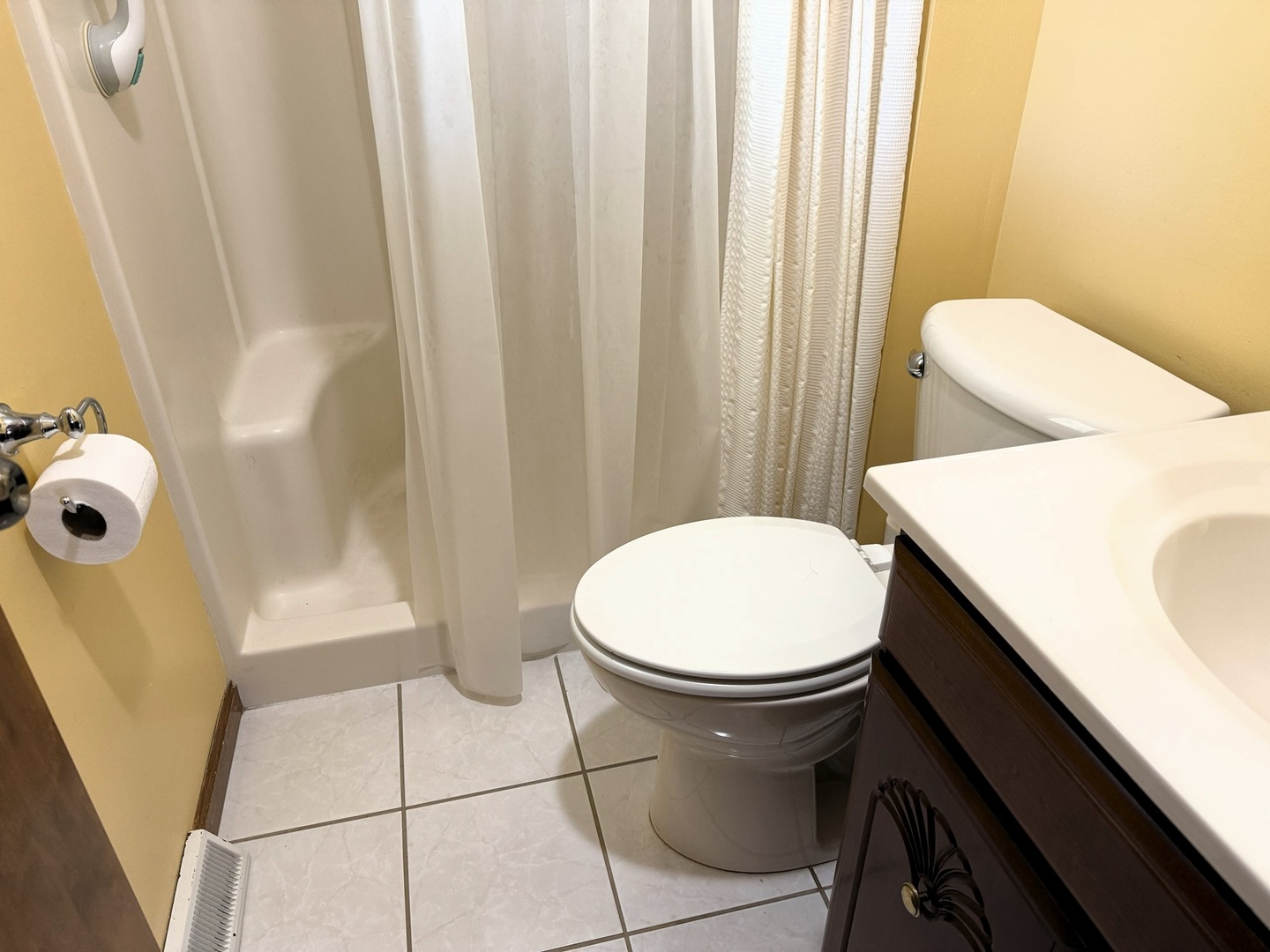 300 Fieldstone Lane Dixon, IL 61021 - Photo 13 of 34 a bathroom with a sink and toilet