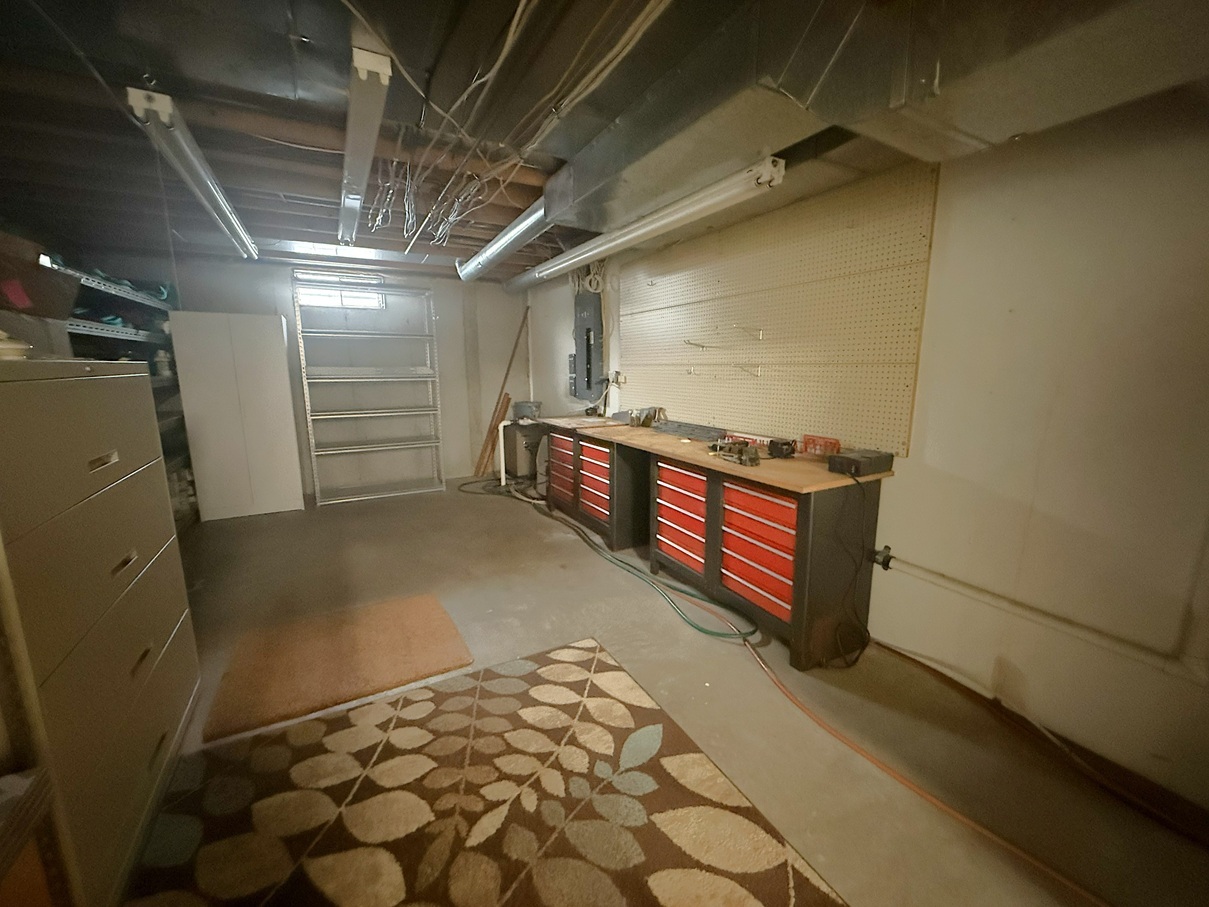 300 Fieldstone Lane Dixon, IL 61021 - Photo 28 of 34 a view of an empty room