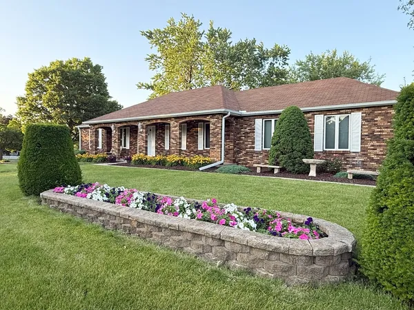 $345,000 | 300 Fieldstone Lane, Dixon, IL 61021