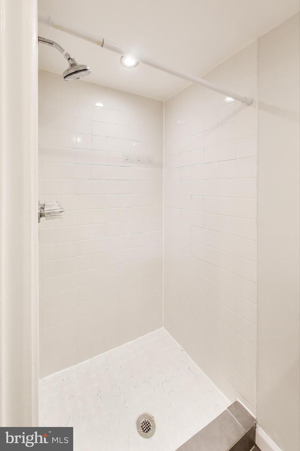 628 Madison Street Northwest Washington, DC 20011 - Photo 29 of 47 a view of an empty room