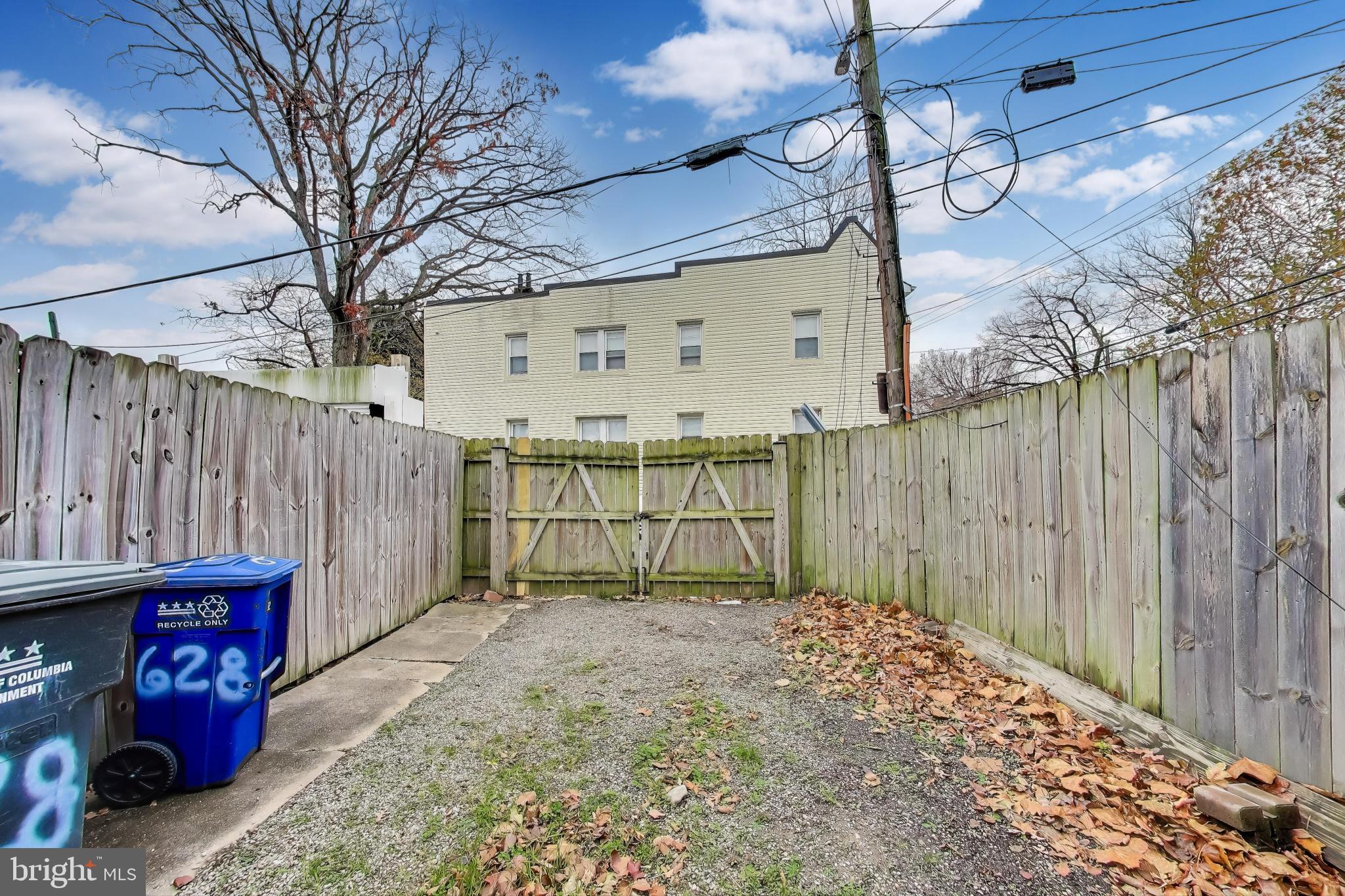 628 Madison Street Northwest Washington, DC 20011 - Photo 38 of 47 a view of a backyard