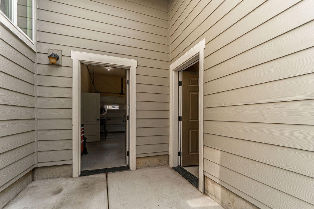 20880 Rorick Drive Bend, OR 97701 - Photo 38 of 51 RileyVisuals-18