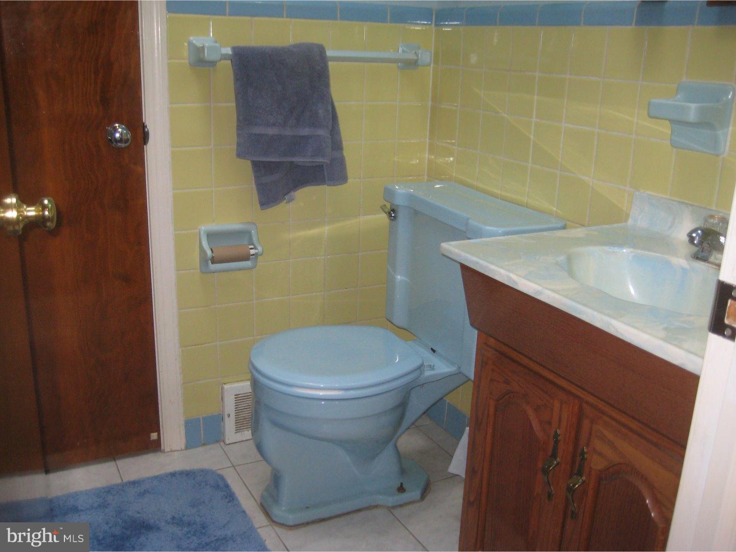 9078 Wesleyan Road Philadelphia, PA 19136 - Photo 12 of 20 Bathroom