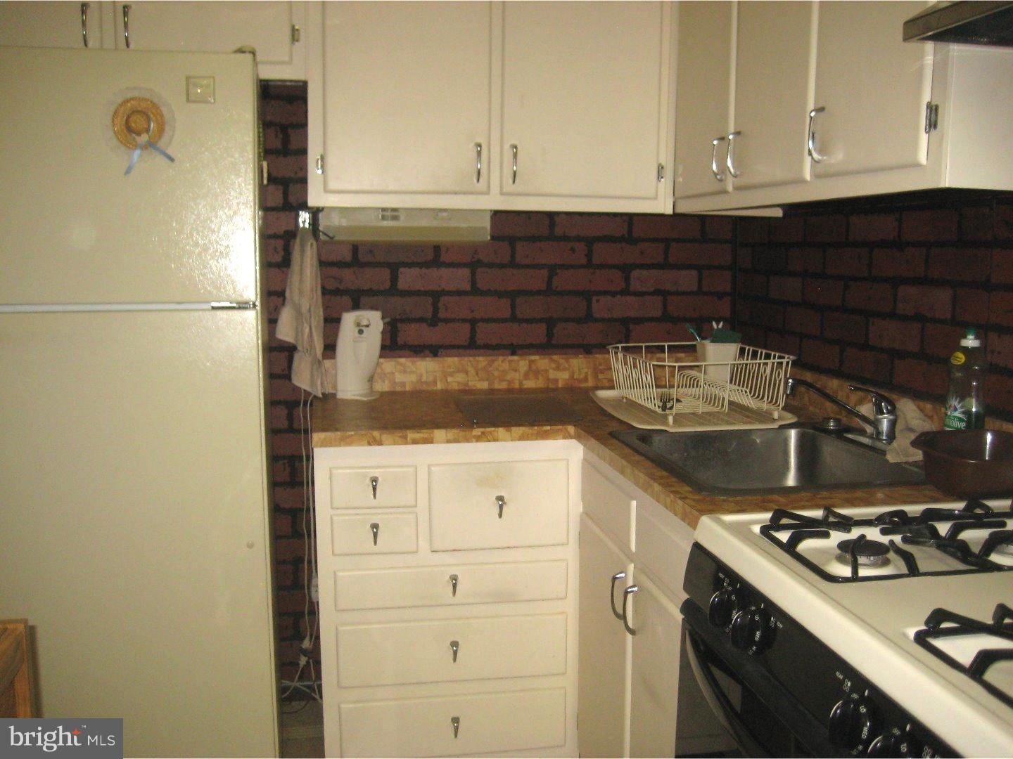 9078 Wesleyan Road Philadelphia, PA 19136 - Photo 8 of 20 Kitchen