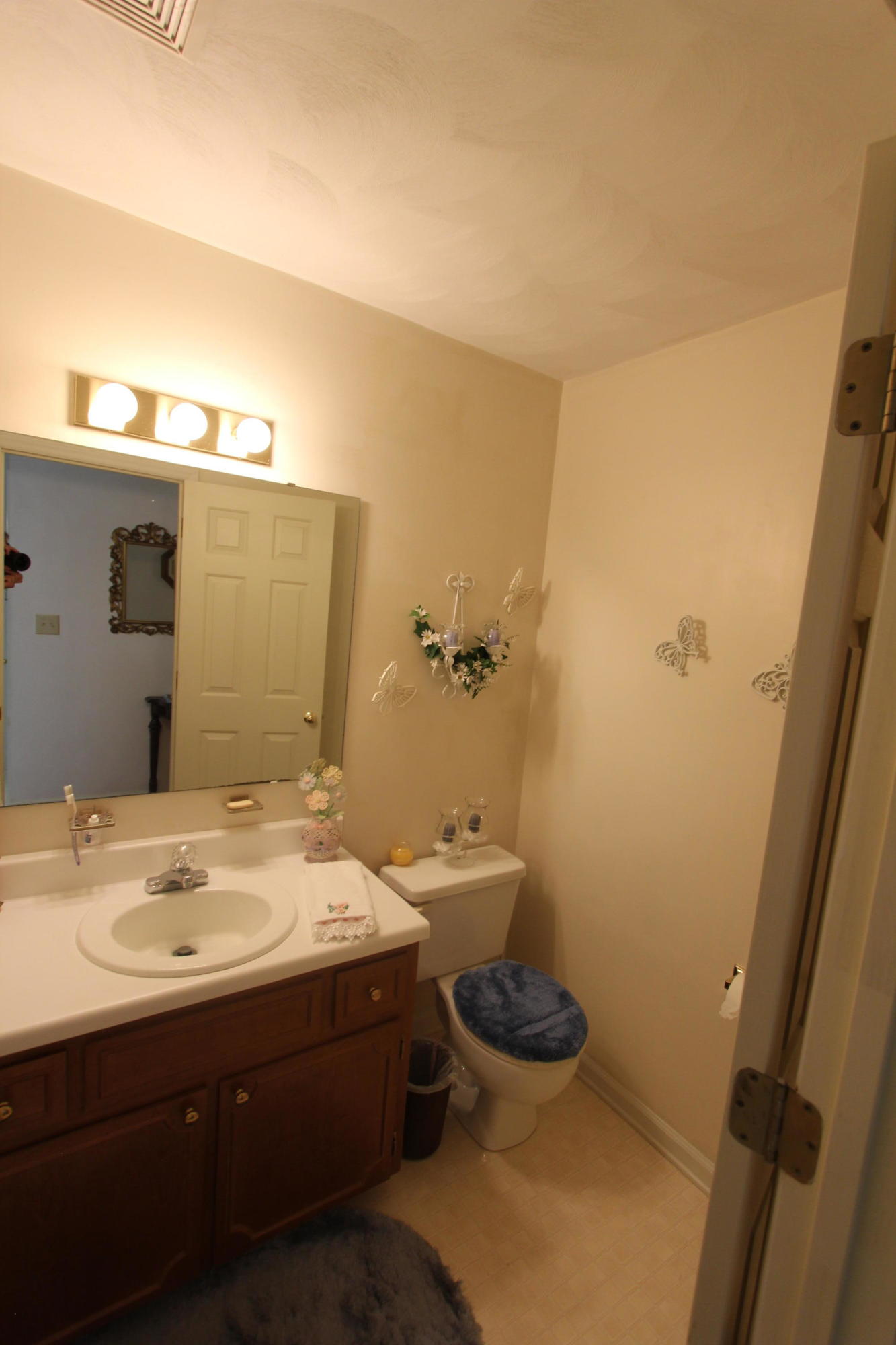 13173 Hardy Road Hardy, VA 24101 - Photo 10 of 14 a bathroom with a sink and mirror
