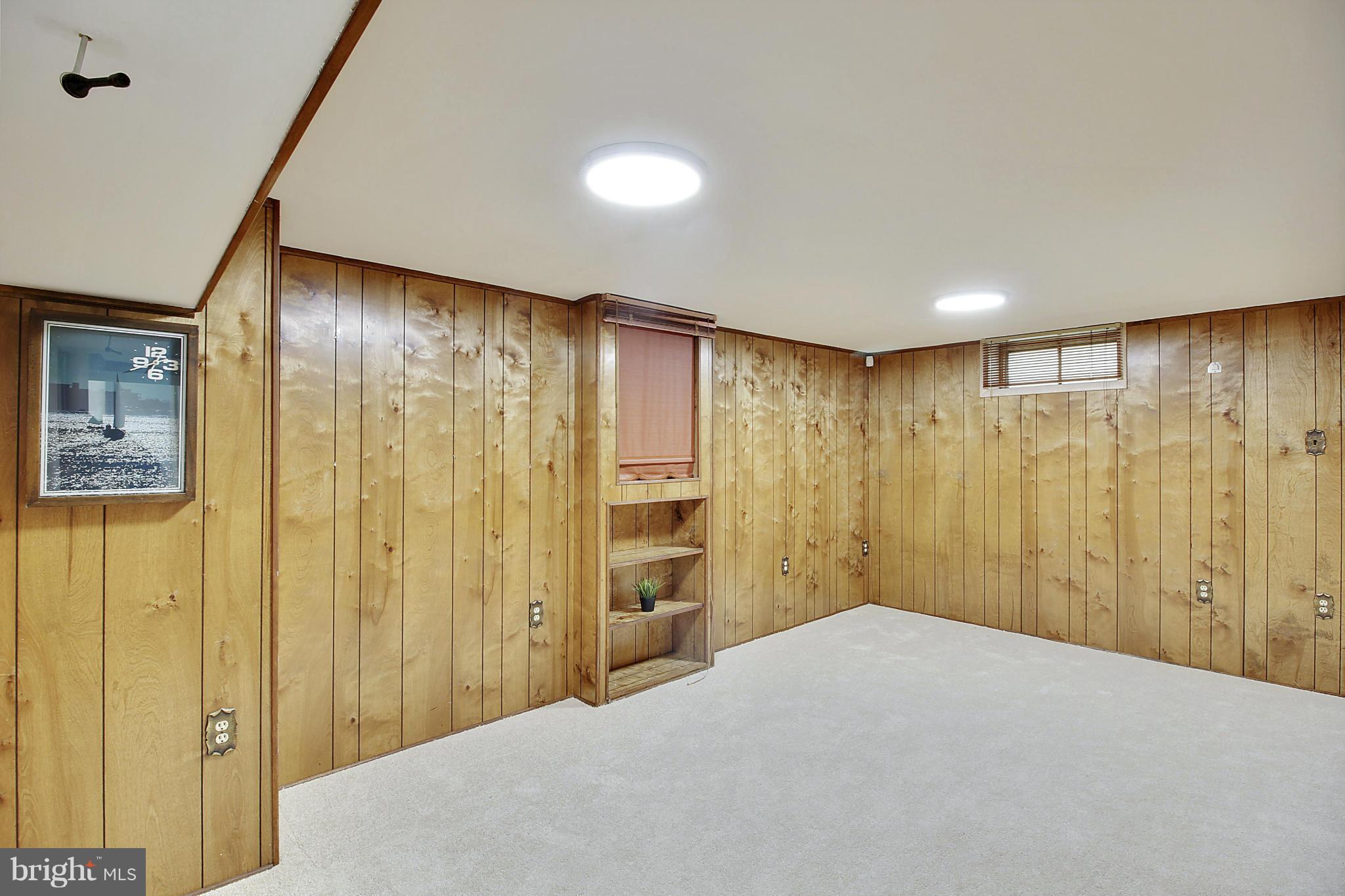 12128 Veirs Mill Road Silver Spring, MD 20906 - Photo 20 of 30 a big room with closet area