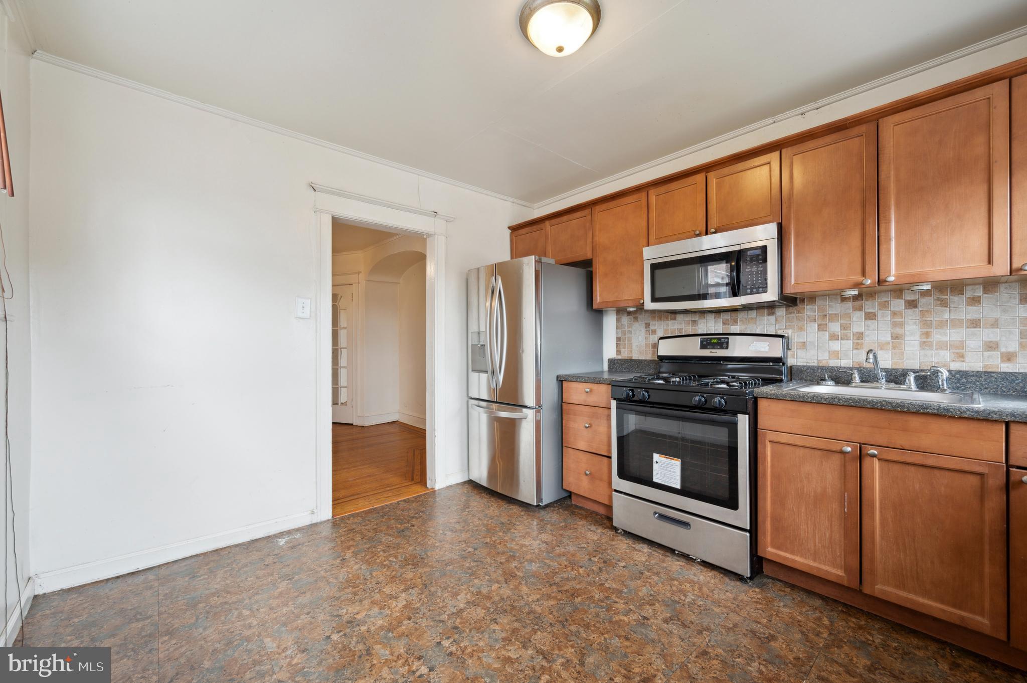 275 Copley Road Upper Darby, PA 19082 - Photo 12 of 24 Eat-In Kitchen