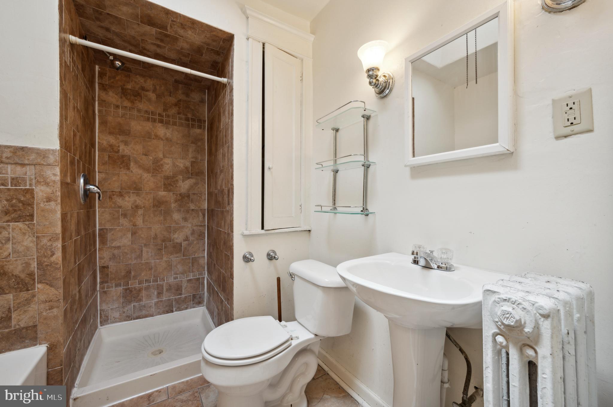 275 Copley Road Upper Darby, PA 19082 - Photo 22 of 24 Full Bathroom