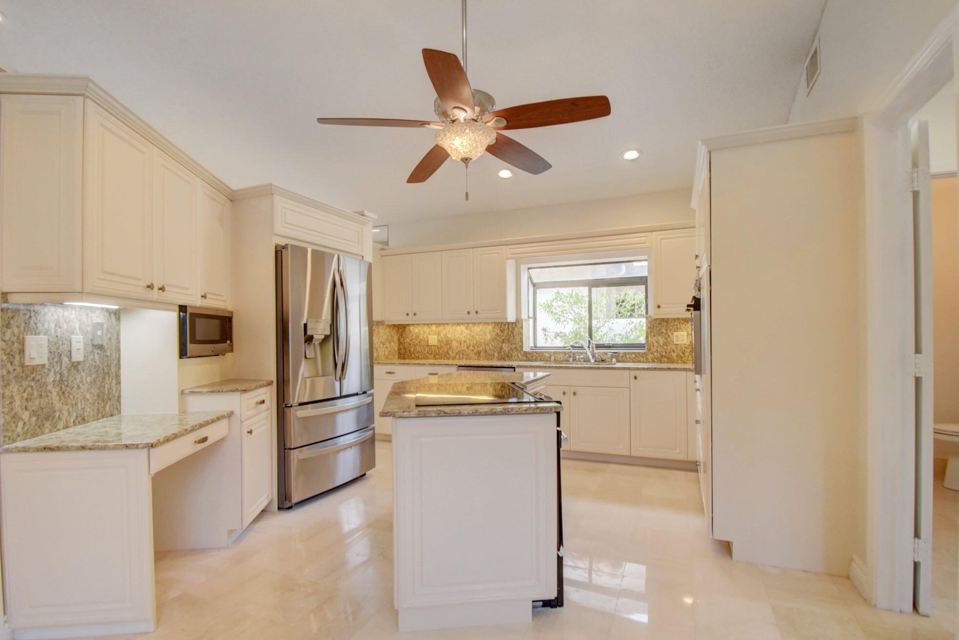 22595 Esplanada Circle Boca Raton, FL 33433 - Photo 17 of 50 22595 Esplanada Cir W