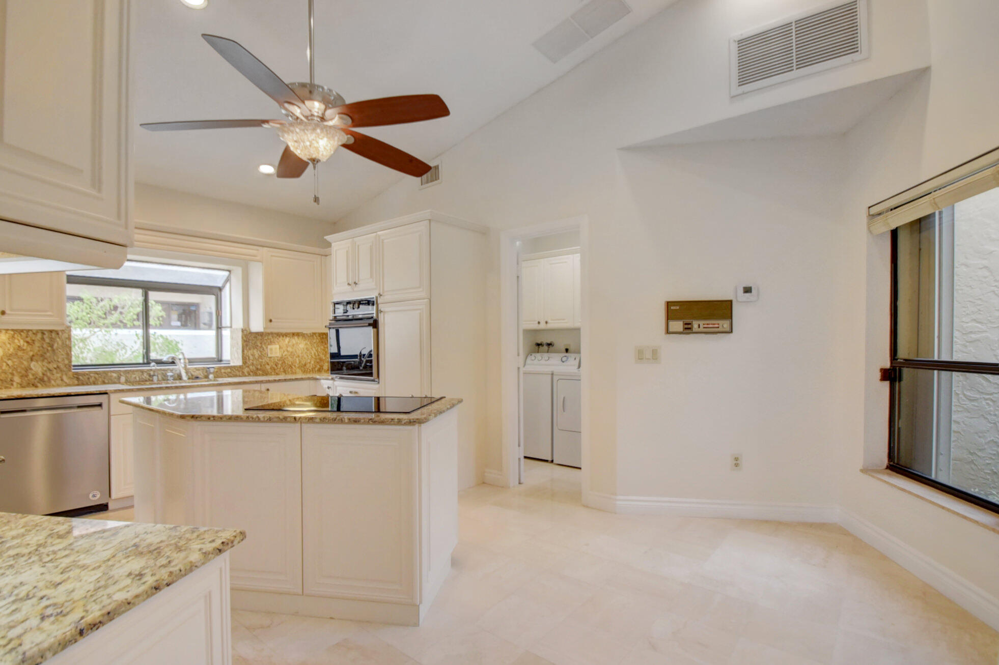 22595 Esplanada Circle Boca Raton, FL 33433 - Photo 18 of 50 22595 Esplanada Cir W