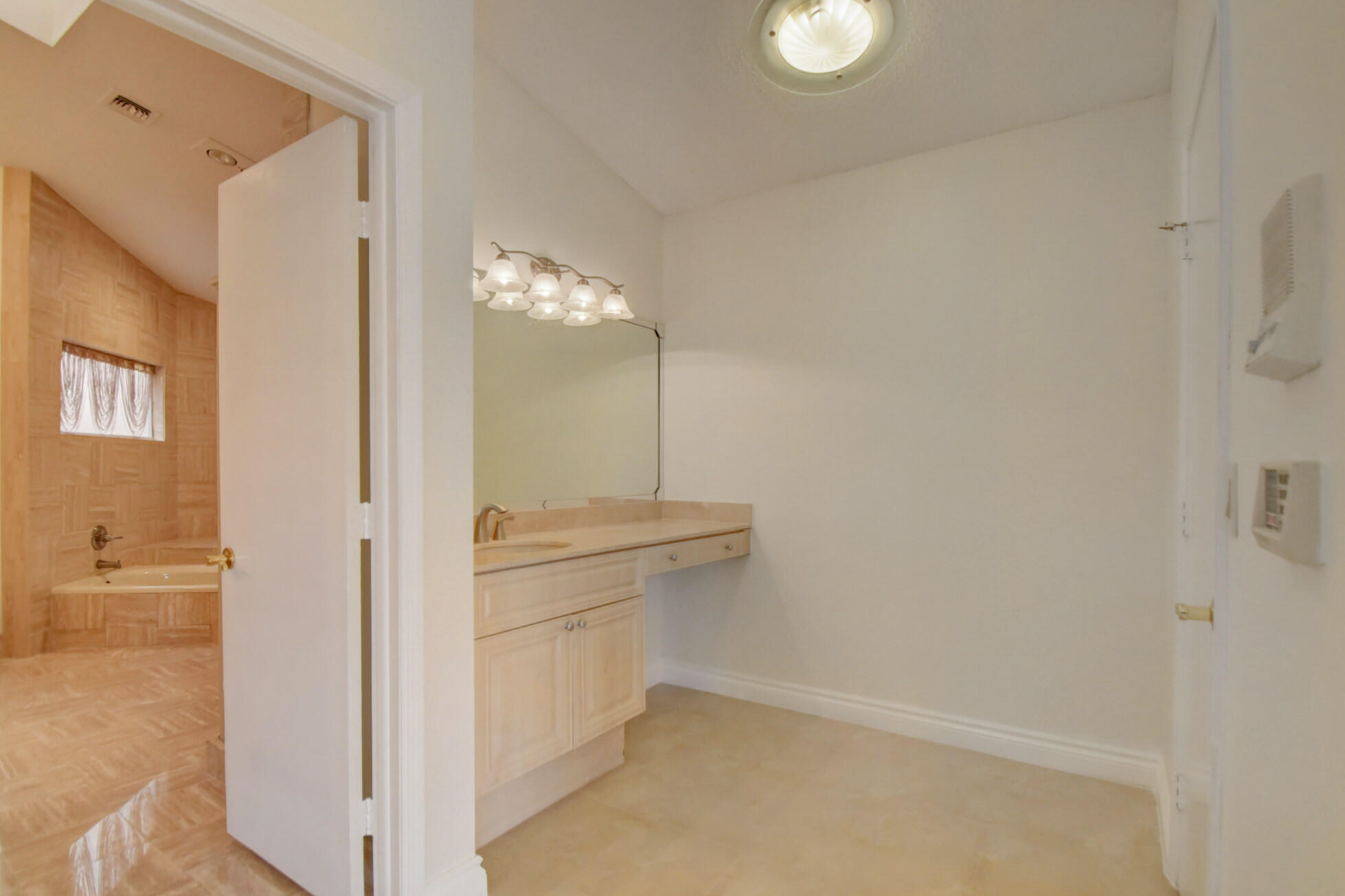 22595 Esplanada Circle Boca Raton, FL 33433 - Photo 31 of 50 22595 Esplanada Cir W
