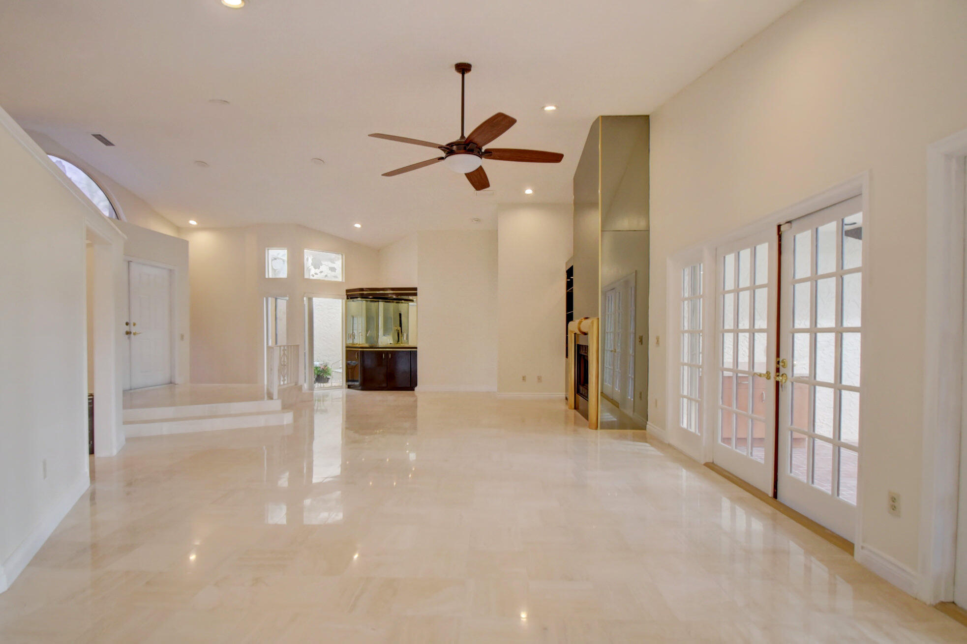 22595 Esplanada Circle Boca Raton, FL 33433 - Photo 9 of 50 22595 Esplanada Cir W