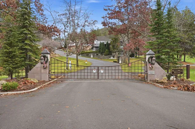 $1,135,000 | 514 North Dunbarton Oaks Lane, Liberty Lake, WA 99019