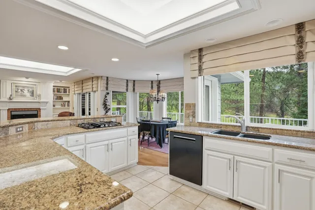 $1,135,000 | 514 North Dunbarton Oaks Lane, Liberty Lake, WA 99019