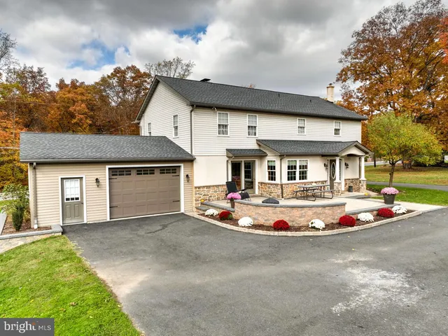 $550,000 | 1682 Reading Road, Mohnton, PA 19540