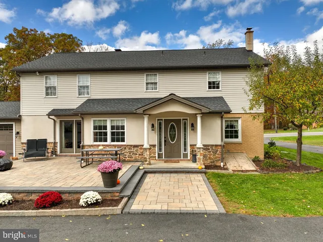 $550,000 | 1682 Reading Road, Mohnton, PA 19540