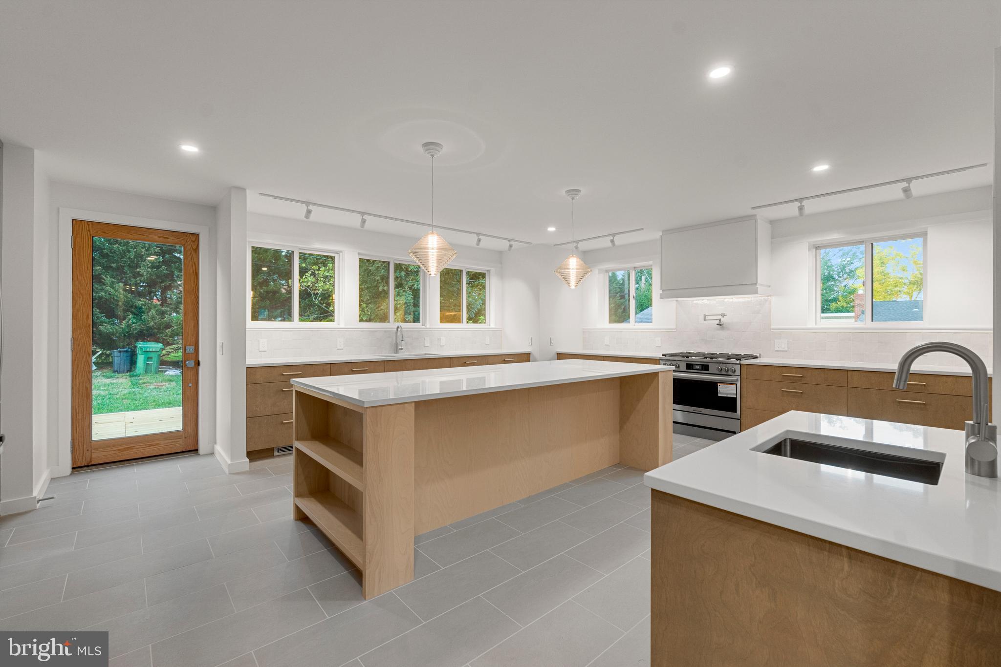 2706 Bartol Avenue Baltimore, MD 21209 - Photo 20 of 62 kitchen