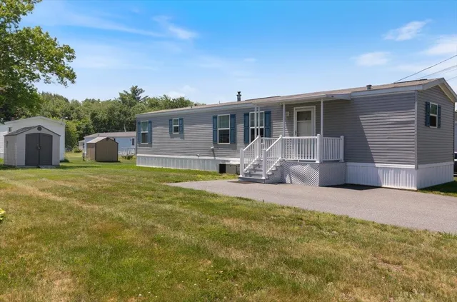 $254,900 | 82 Caddy Drive, Salem, NH 03079