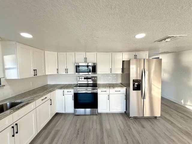 $2,600 | 715 East Silver Star Road, Ocoee, FL 34761