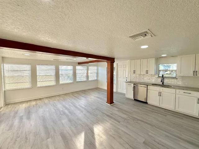 $2,600 | 715 East Silver Star Road, Ocoee, FL 34761