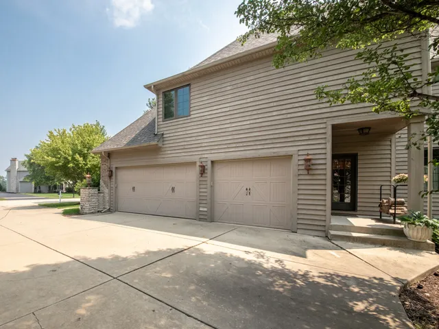$1,099,000 | 39W663 Henry David Thoreau Place, St. Charles, IL 60175