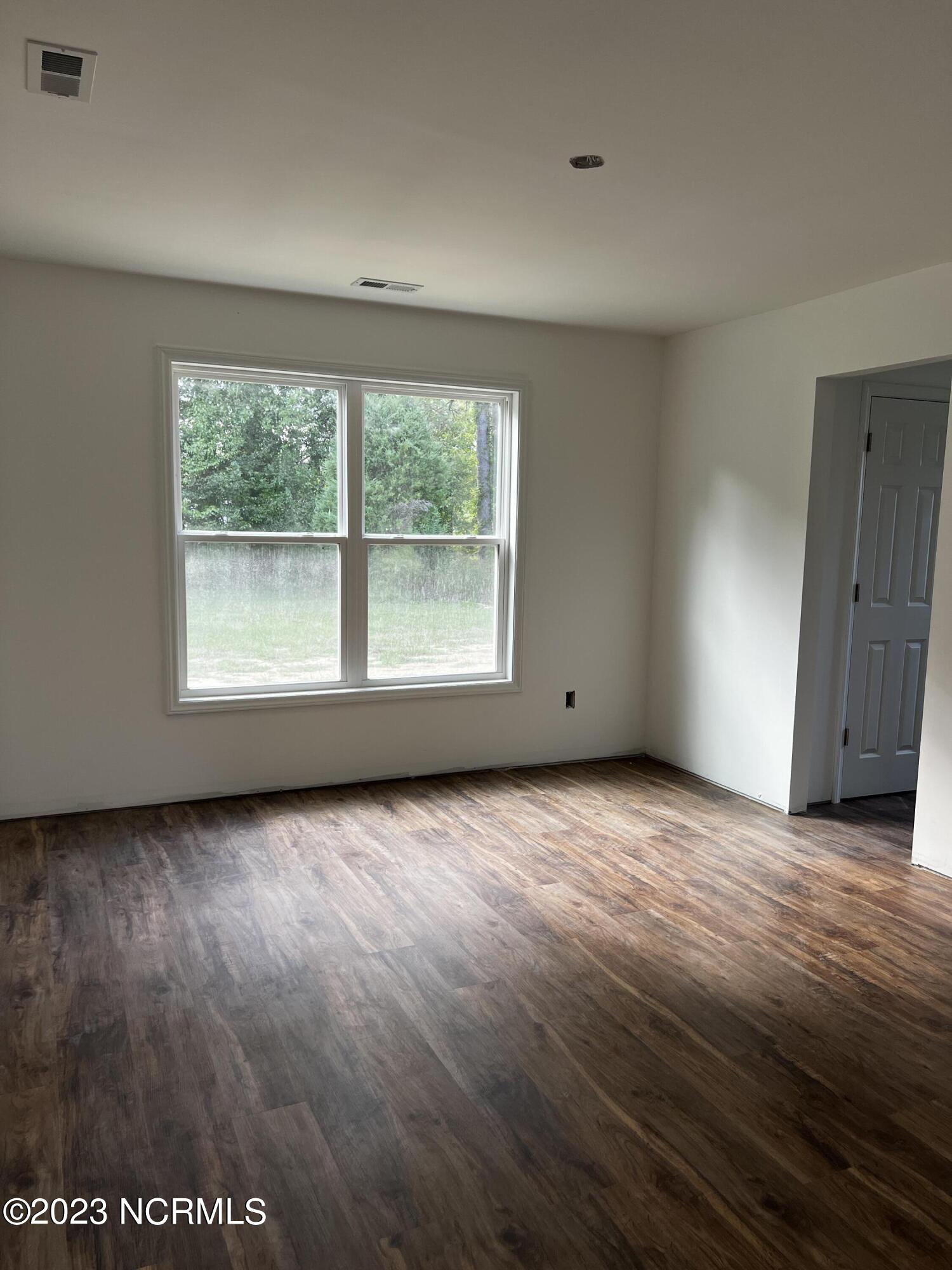 1733 Cherry Road Washington, NC 27889 - Photo 5 of 12 M. Bedroom