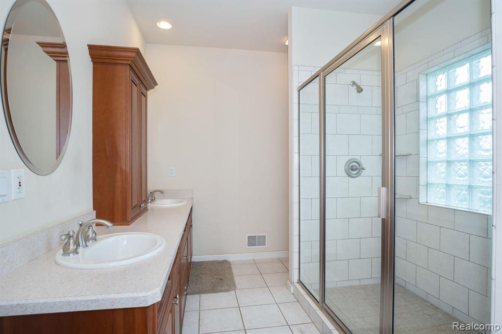 5138 Pingree Road Howell, MI 48843 - Photo 21 of 35