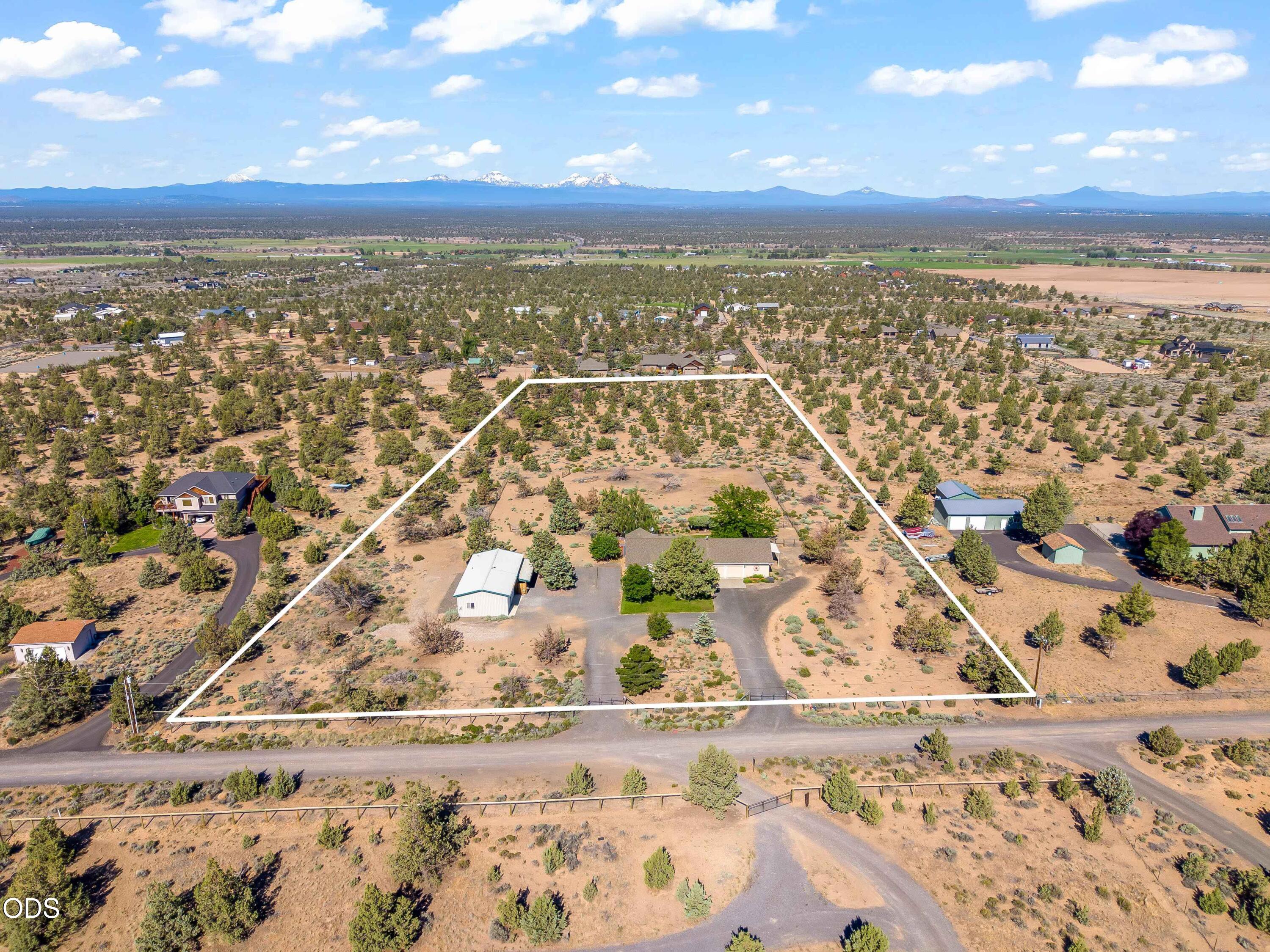13753 South Sego Lily Road Powell Butte, OR 97753 - Photo 32 of 46 view of city