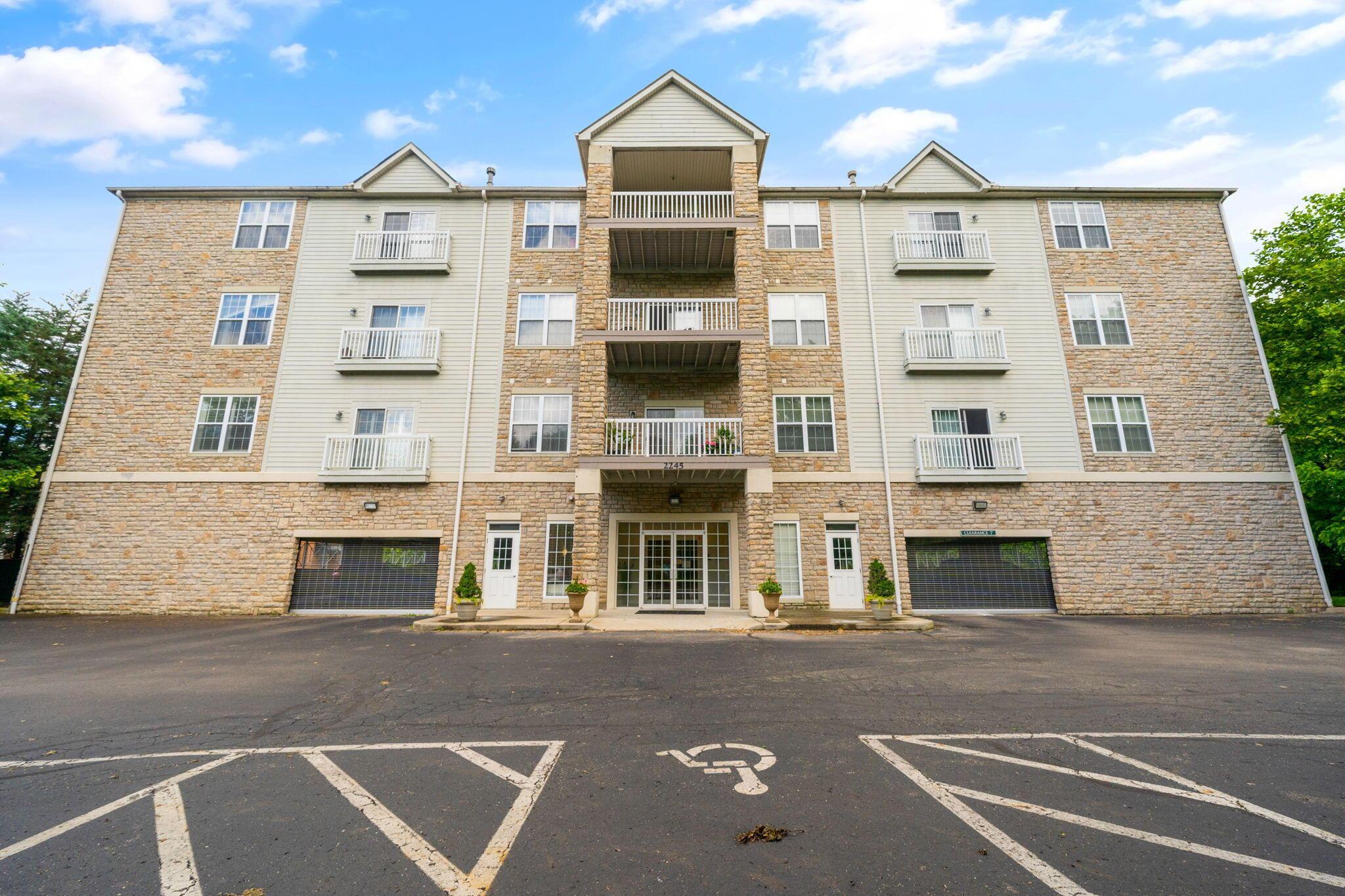 2245 Riverside Drive, Unit 203 Columbus, OH 43221 - Photo 2 of 35 The Residences at the Scioto