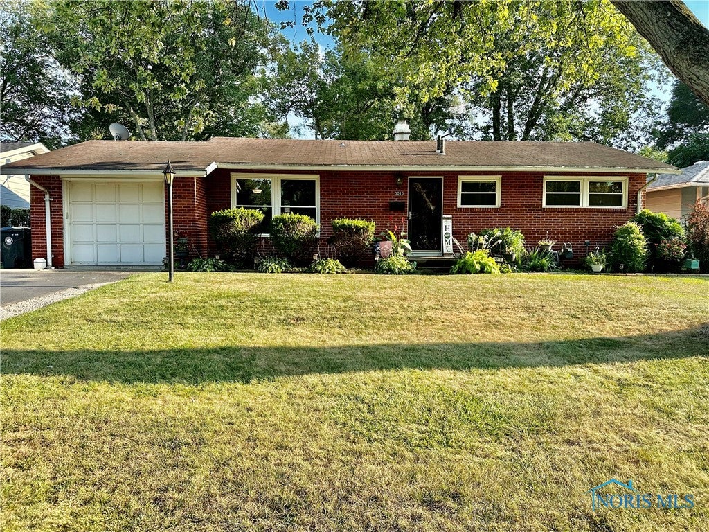 3015 Gracewood Road Toledo, OH 43613 - Photo 1 of 35 Gallery Image 1