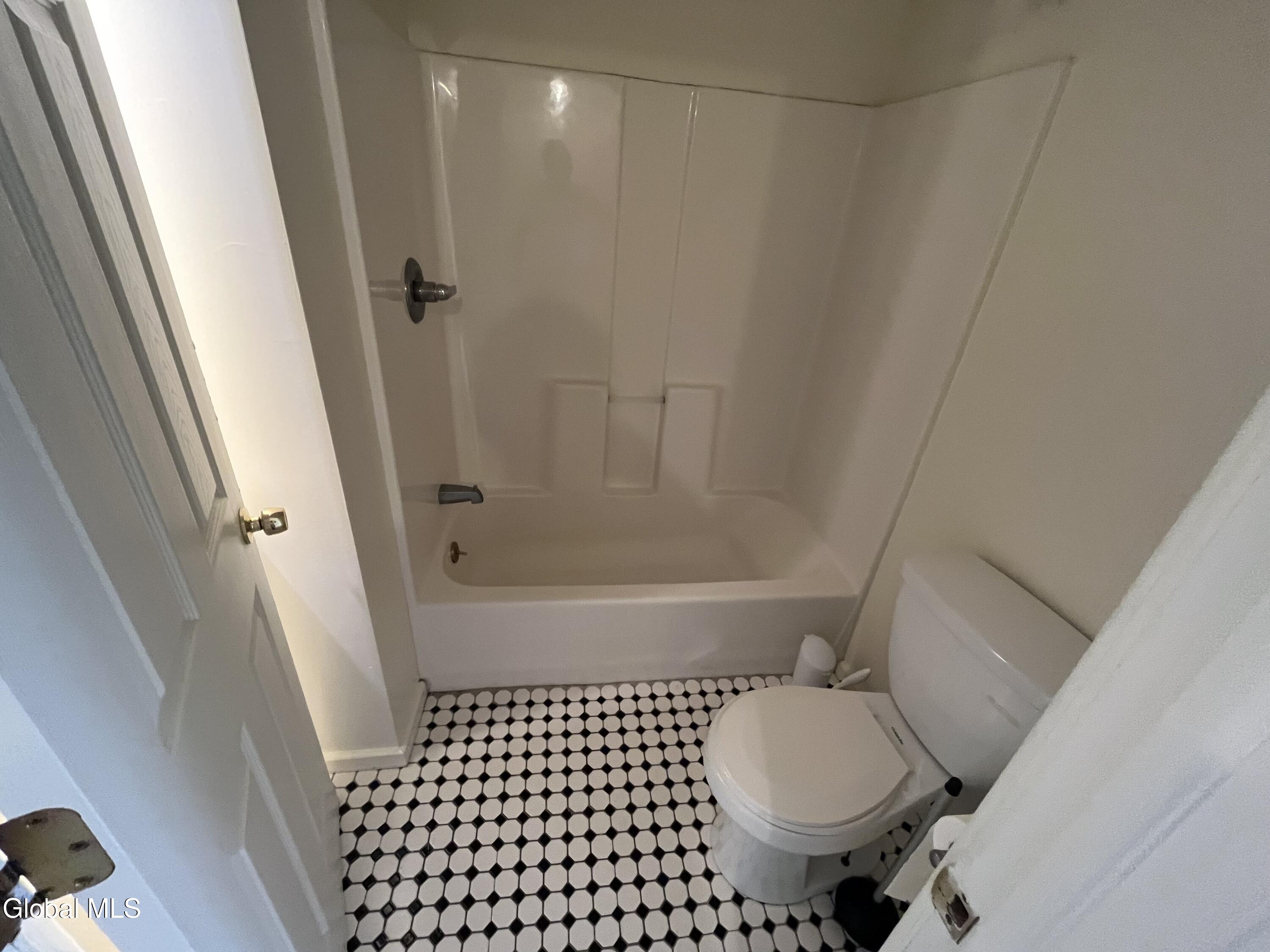 150 4th Street, Unit 10 Troy, NY 12180 - Photo 11 of 15 Bathroom