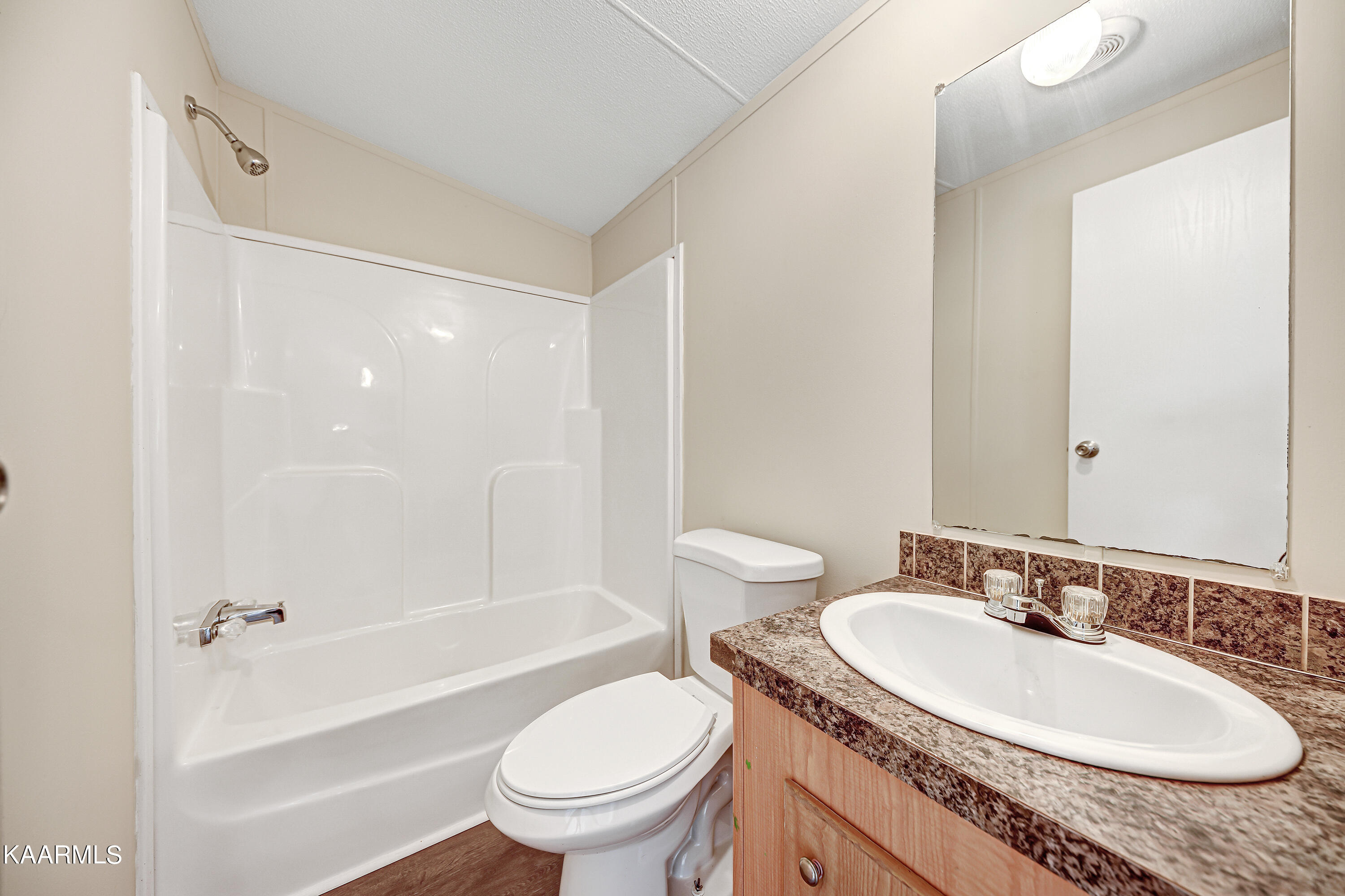 7200 Beelertown Road Powell, TN 37849 - Photo 6 of 18 Full Bath
