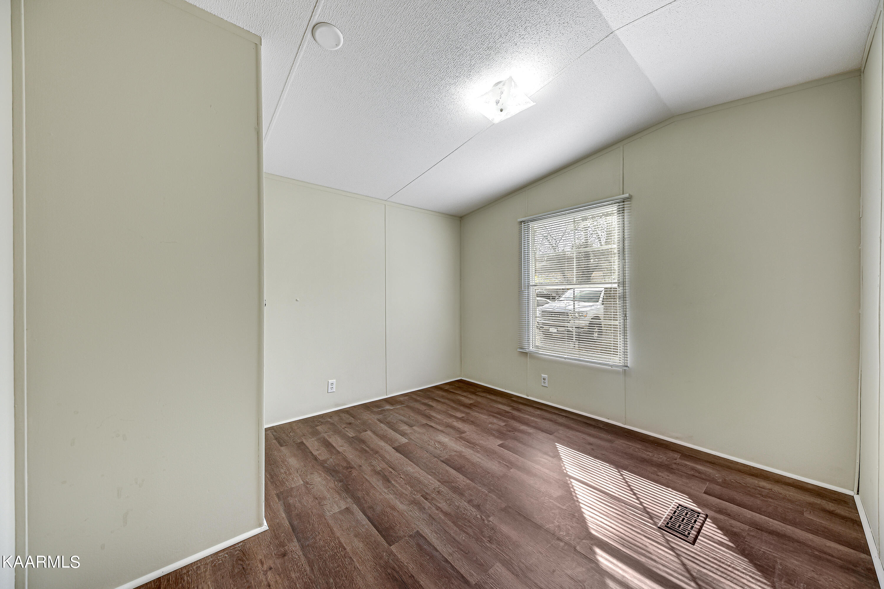 7200 Beelertown Road Powell, TN 37849 - Photo 7 of 18 Bedroom 2