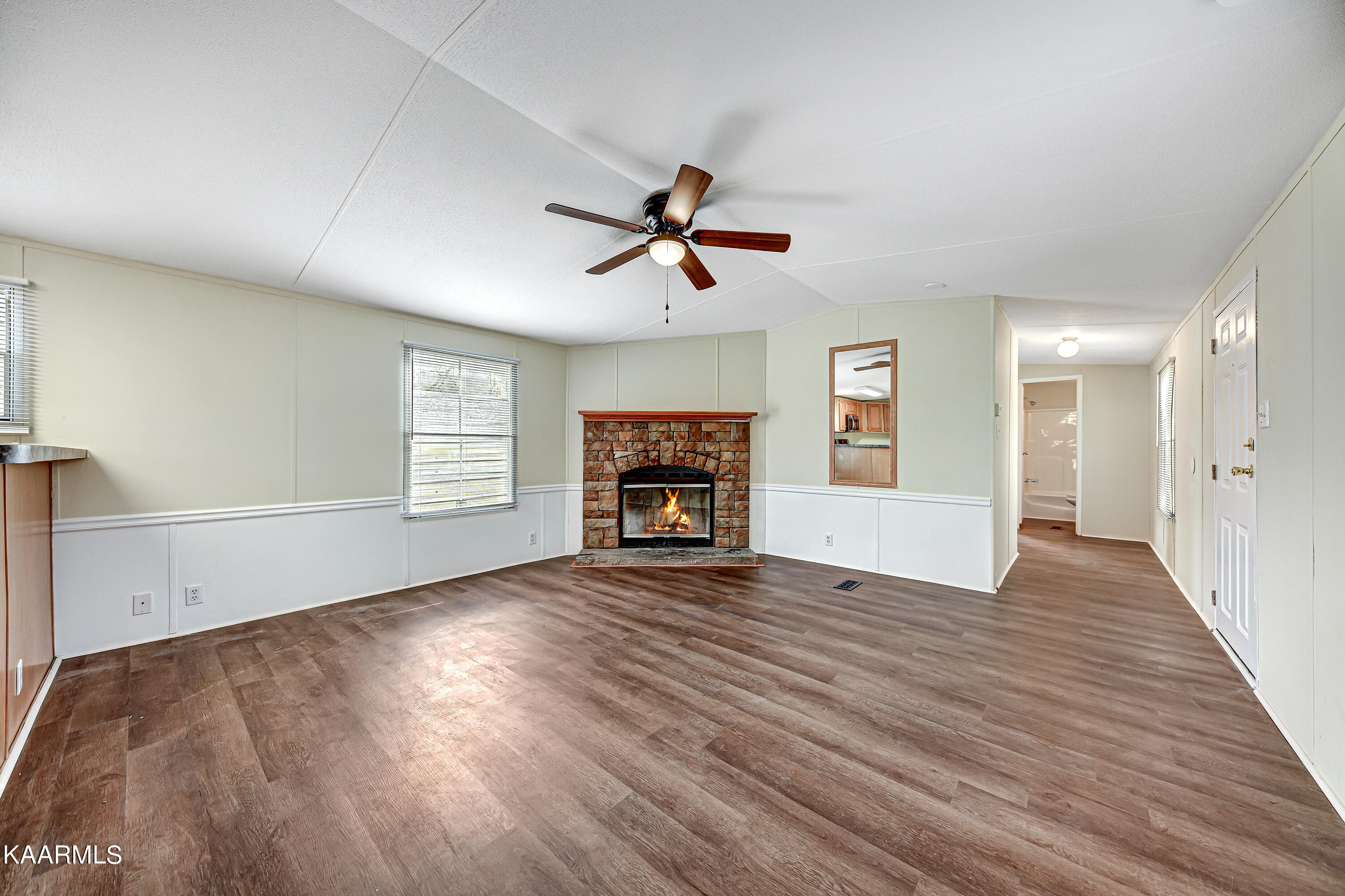 7200 Beelertown Road Powell, TN 37849 - Photo 10 of 18 Living -2