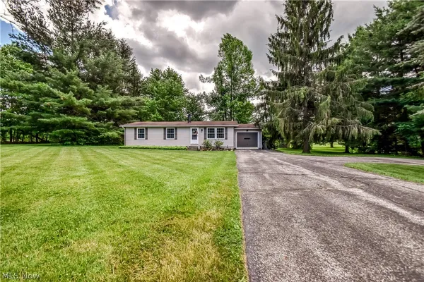 $283,000 | 15755 Messenger Road, Chagrin Falls, OH 44023