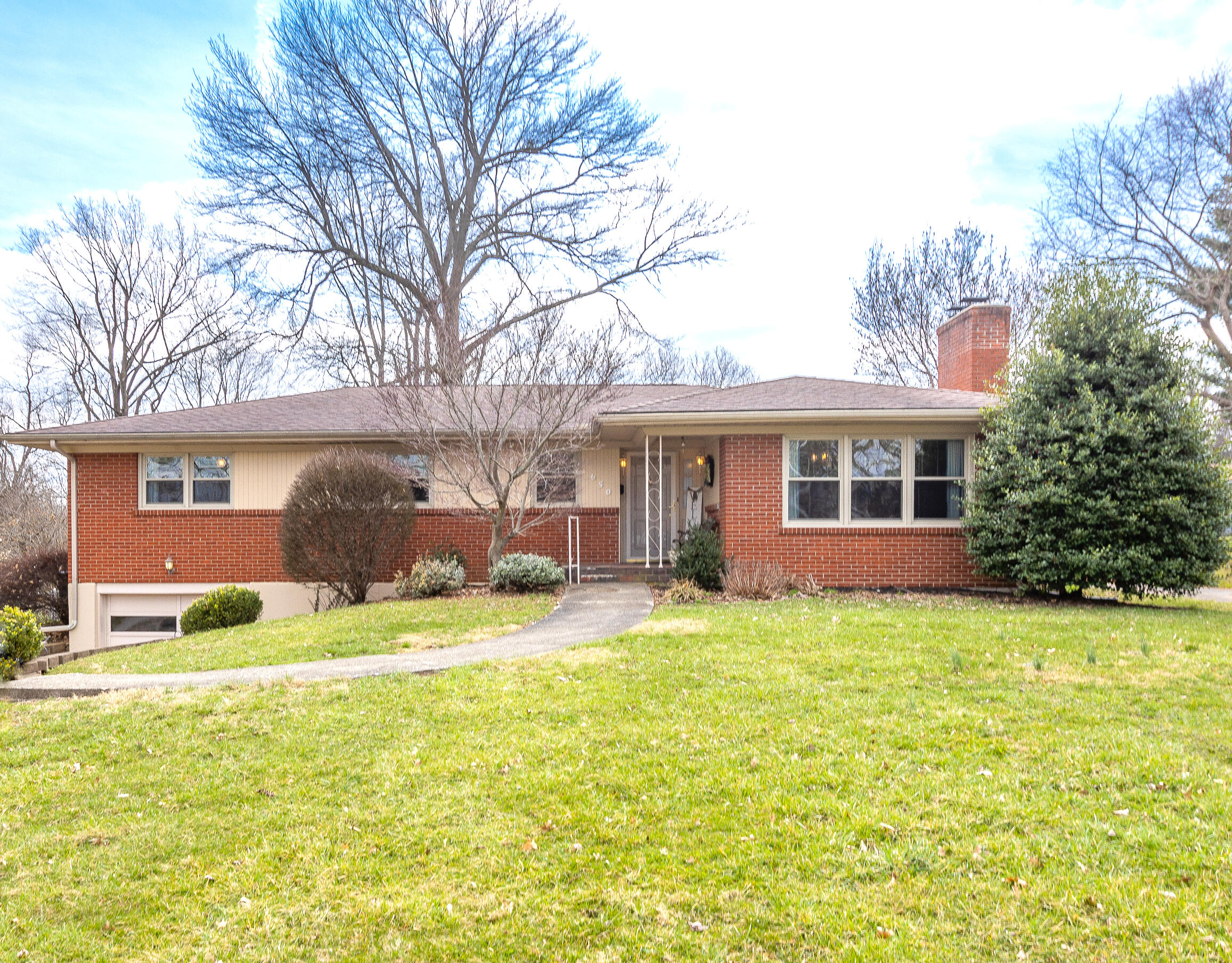 650 Hill N Dale Road Lexington, KY 40503 - Photo 1 of 30 1 (4)