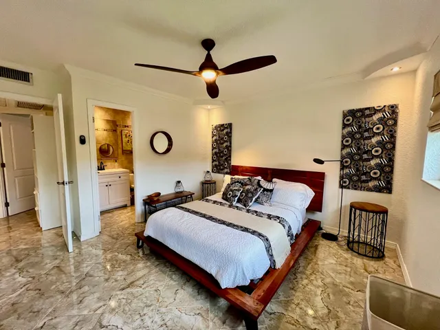 a view of house with a yard