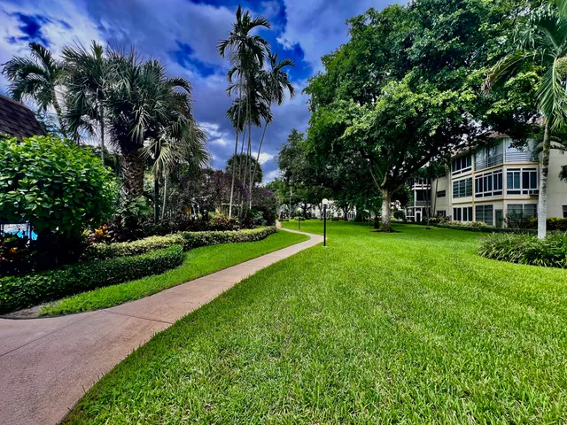 $165,000 | 5121 West Oakland Park Boulevard, Unit 311, Lauderdale Lakes, FL 33313