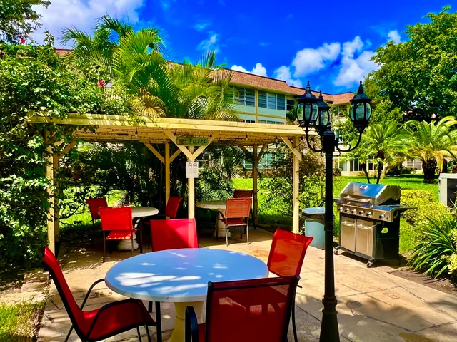 $165,000 | 5121 West Oakland Park Boulevard, Unit 311, Lauderdale Lakes, FL 33313