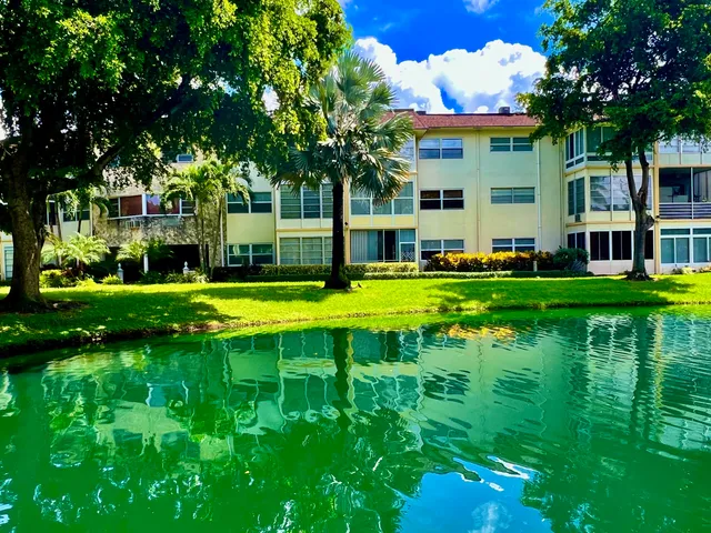 $165,000 | 5121 West Oakland Park Boulevard, Unit 311, Lauderdale Lakes, FL 33313