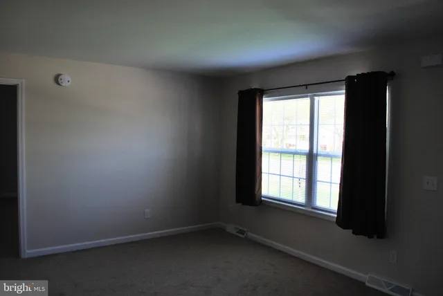 $2,475 | 306 Oakwood Avenue, Glassboro, NJ 08028