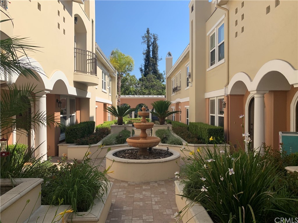 243 Wallis Street, Unit 3, Pasadena, CA 91106 Compass