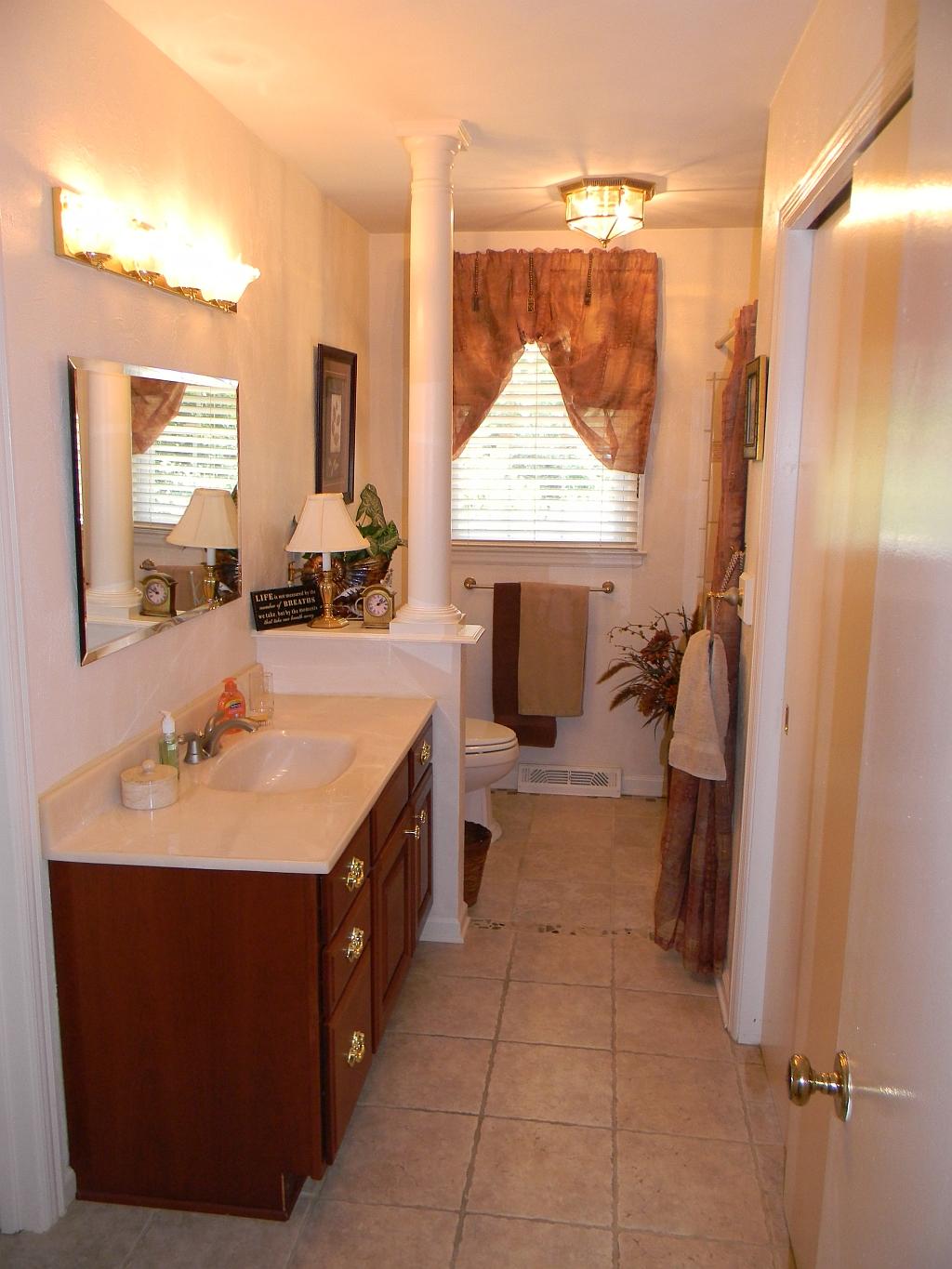 8208 Barrens Road Roanoke, VA 24019 - Photo 11 of 27 Hall Bath