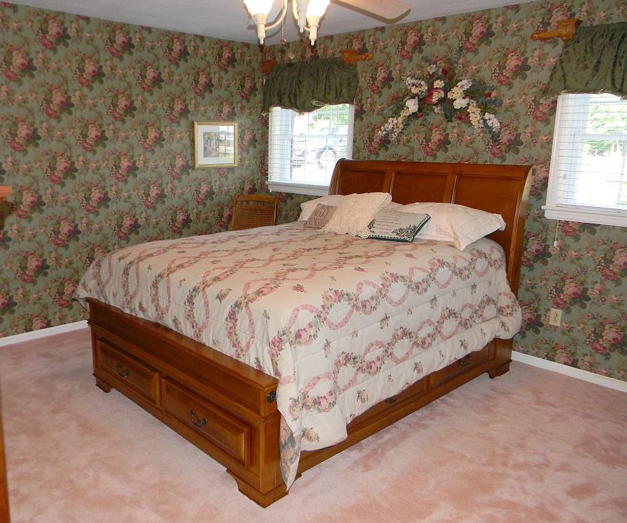 8208 Barrens Road Roanoke, VA 24019 - Photo 22 of 27 Lower Level Bedroom 4