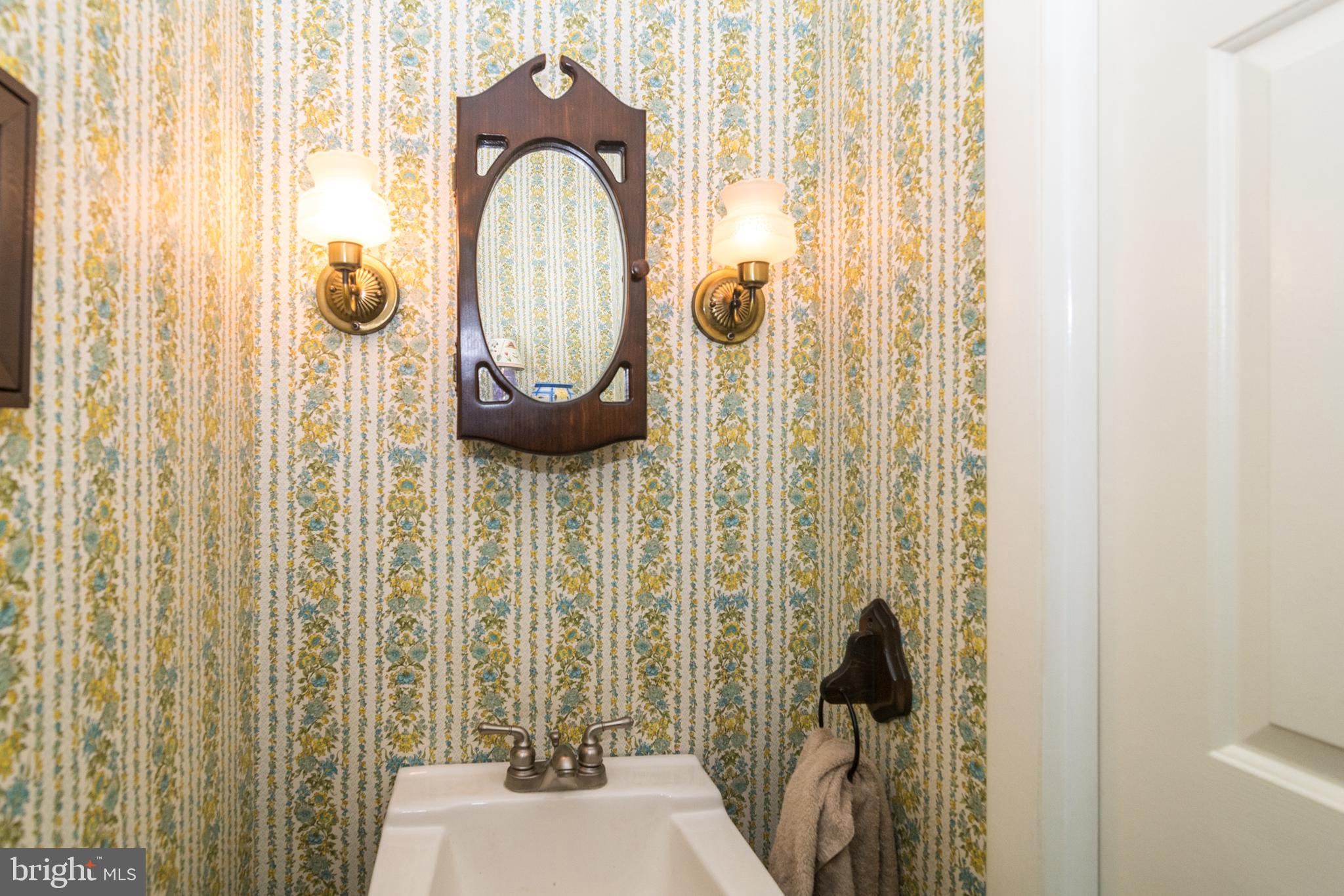 1719 Windsor Road Blue Bell, PA 19422 - Photo 22 of 57