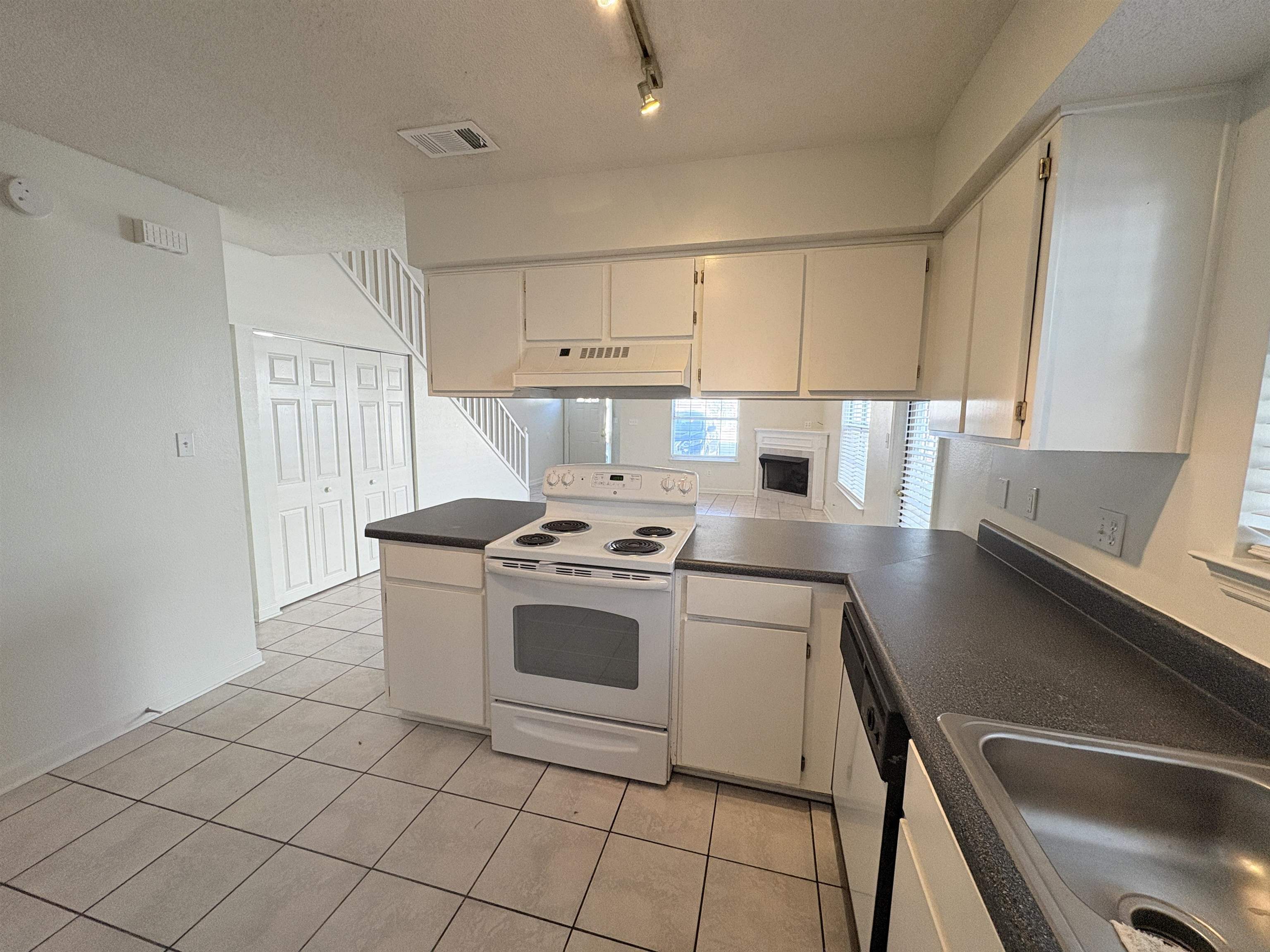 2507 Golden Park Lane Tallahassee, FL 32303 - Photo 9 of 14