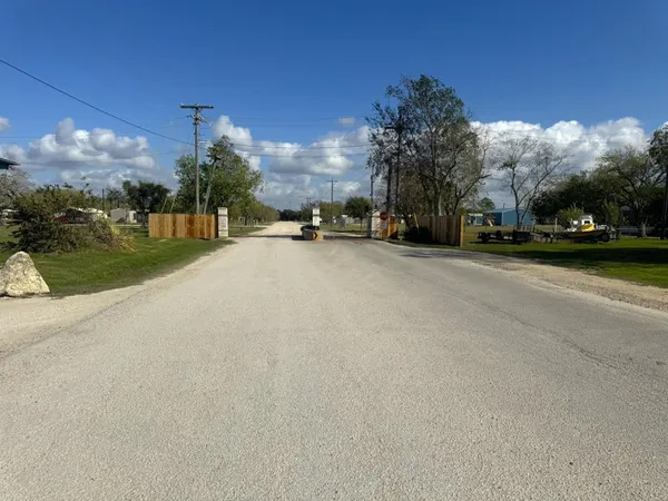 $47,700 | 16 Meadowlark South, Palacios, TX 77465