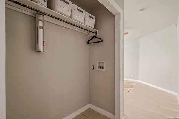 $650 | 2323 Arbor Place, Unit 1, San Antonio, TX 78207